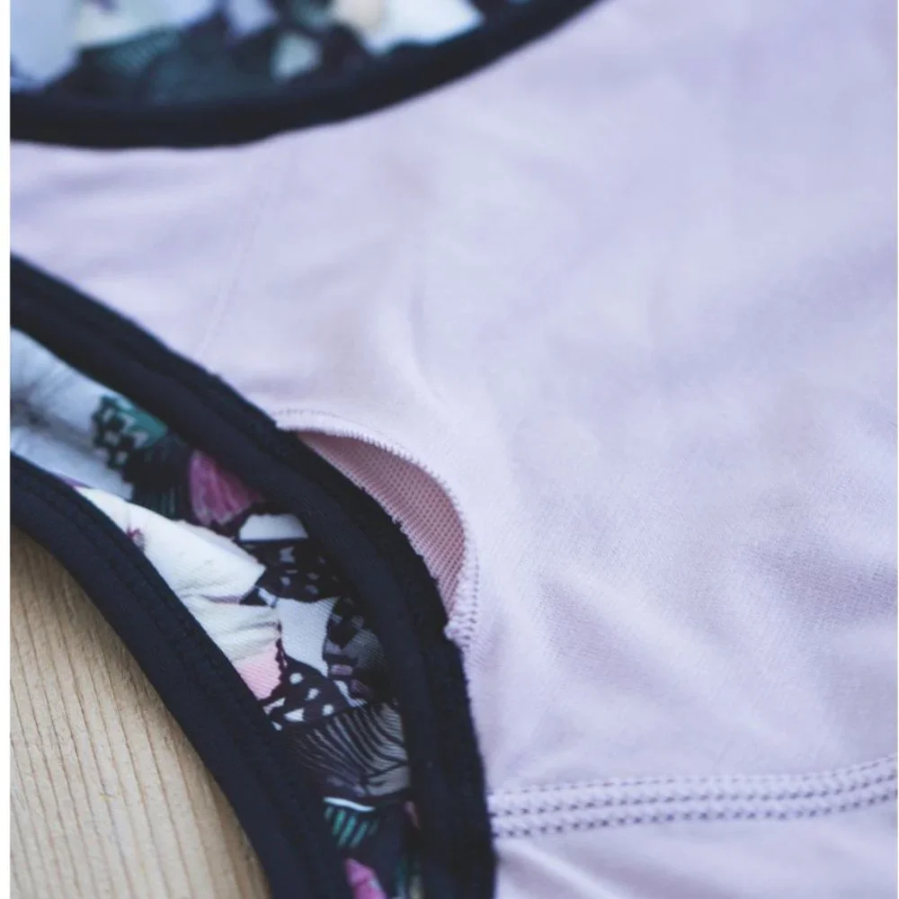 Lululemon Sweaty Or Not Bra II So Fly Butterfly Angel Wing Multi/Black 6
